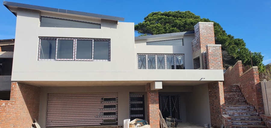 4 Bedroom Property for Sale in Mossel Bay Central Western Cape